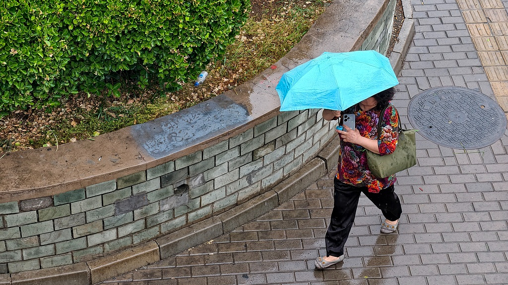 北京10区发布冰雹预警、9区发布暴雨预警、10区发布大风预警 北京10区发布冰雹预警、9区发布暴雨预警、10区发布大风预警