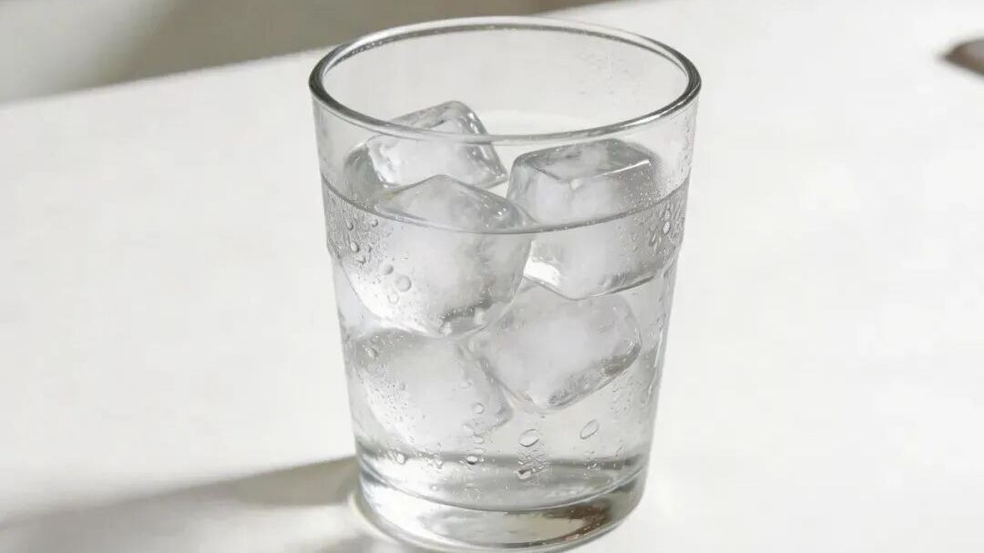 起床后的第一杯水，藏着全天活力的秘密！喝对才养生