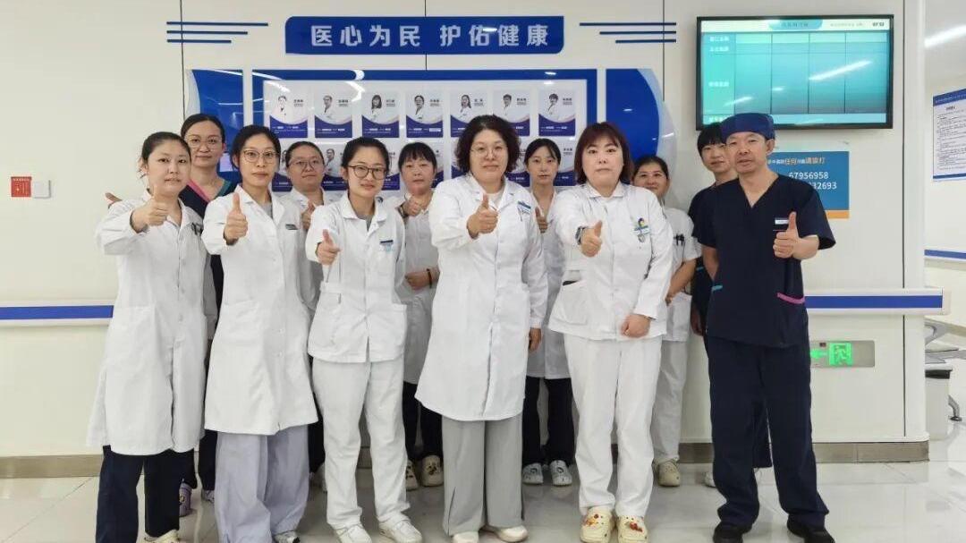 多科协同上门攻坚，破解居家疑难置管难题