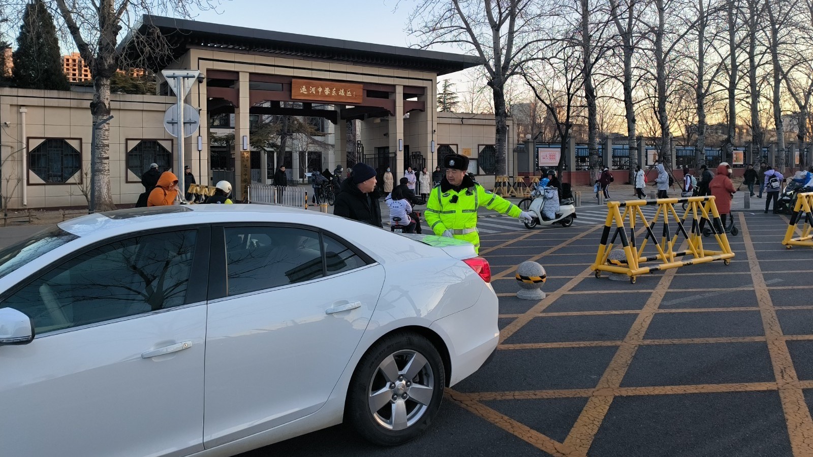春季开学首日 通州交警交通安全第一课开讲啦 春季开学首日 通州交警交通安全第一课开讲啦