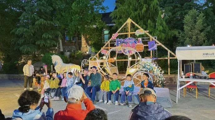 “夜色为幕,生活入戏” 房山区露天电影系列活动拉开帷幕 “夜色为幕,生活入戏” 房山区露天电影系列活动拉开帷幕