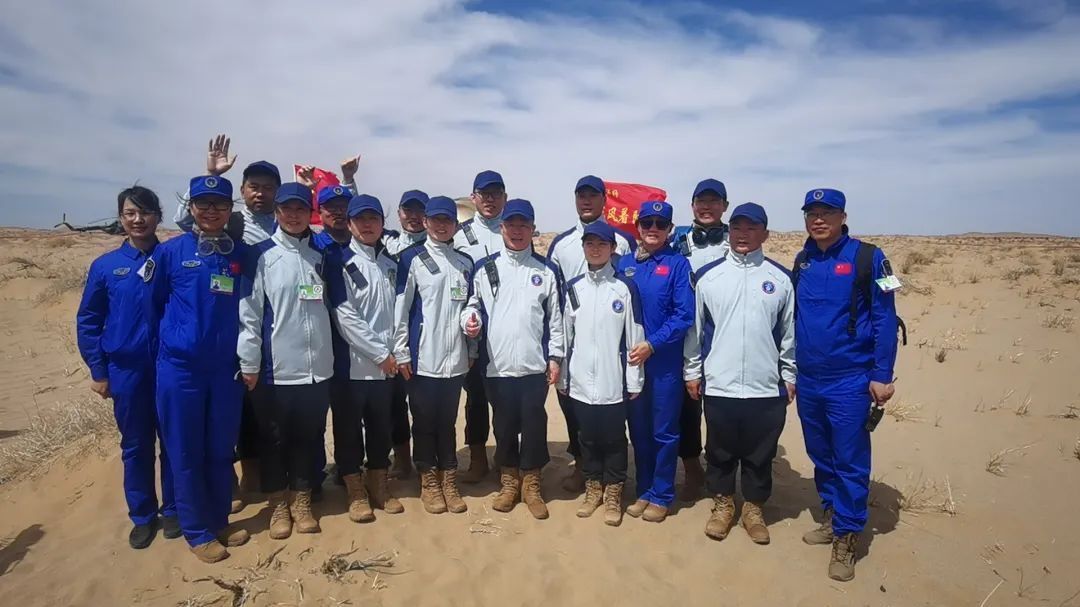 航天员身后的“无名星” 航天员身后的“无名星”