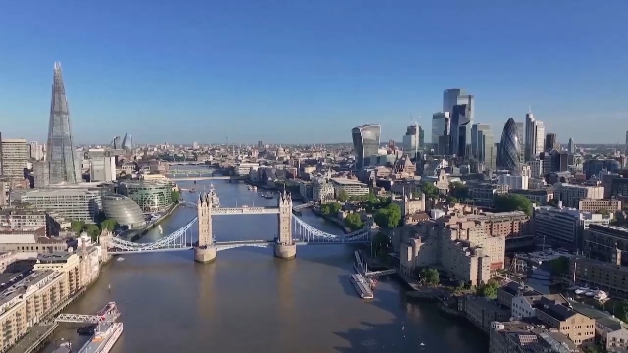 英国将对限制青少年使用社交媒体展开试点