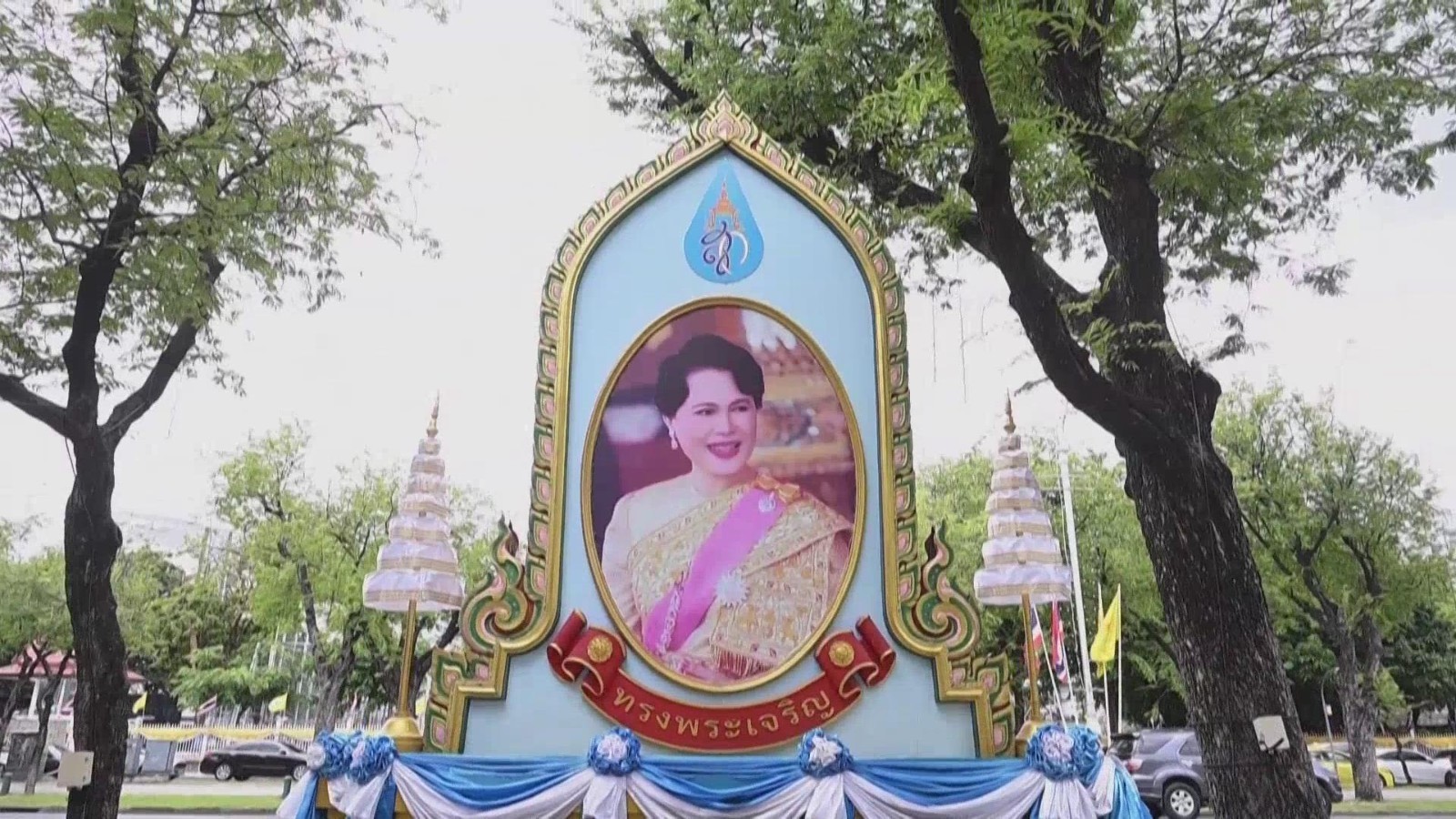 泰国王太后诗丽吉逝世