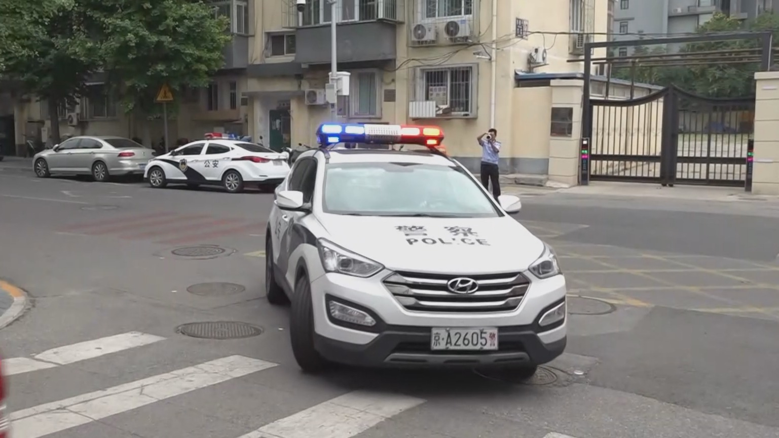 北京日均投入6800余名警力护航高考 北京日均投入6800余名警力护航高考