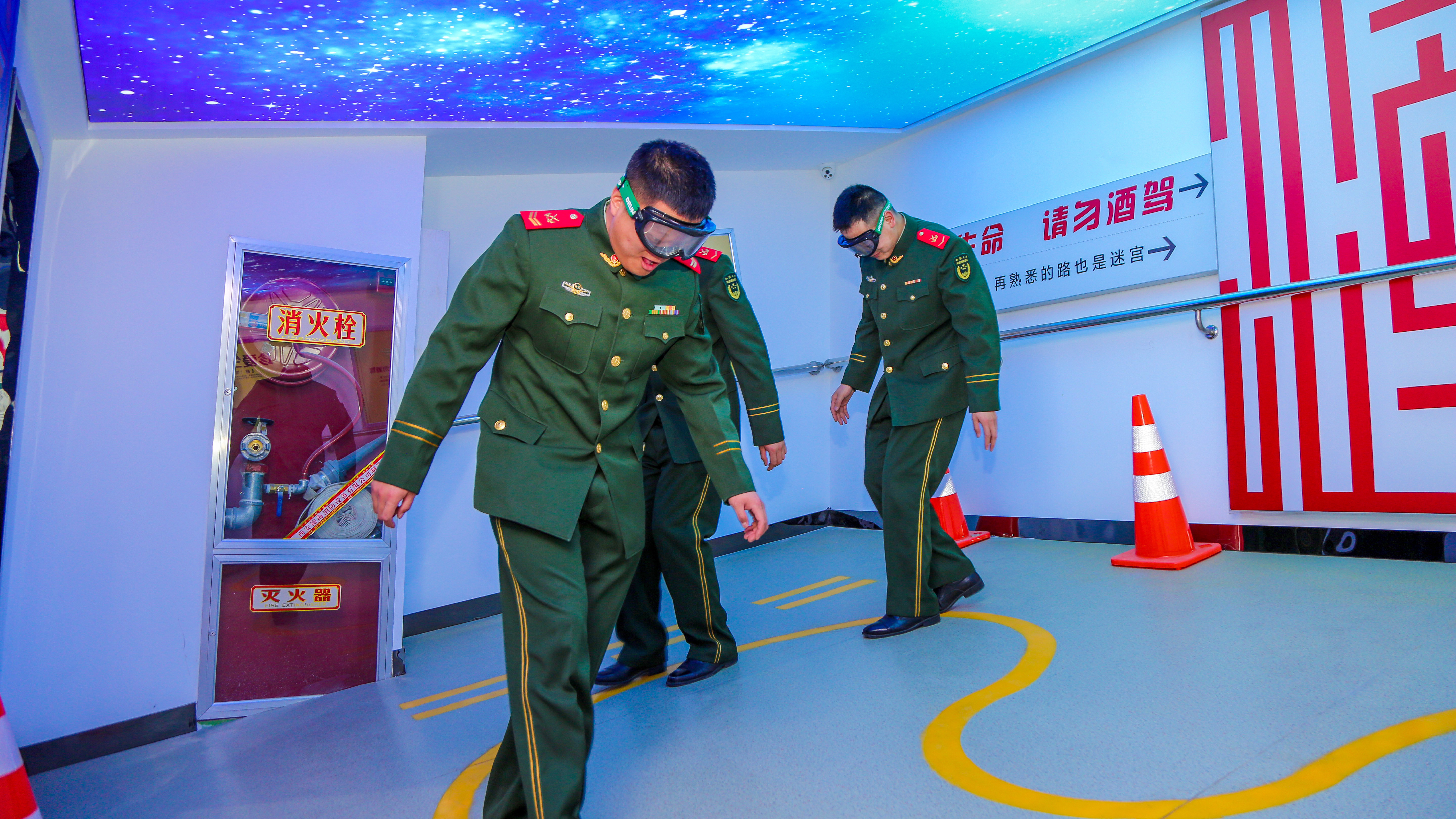 硬核交规课,VR碰撞安全神经! 硬核交规课,VR碰撞安全神经!