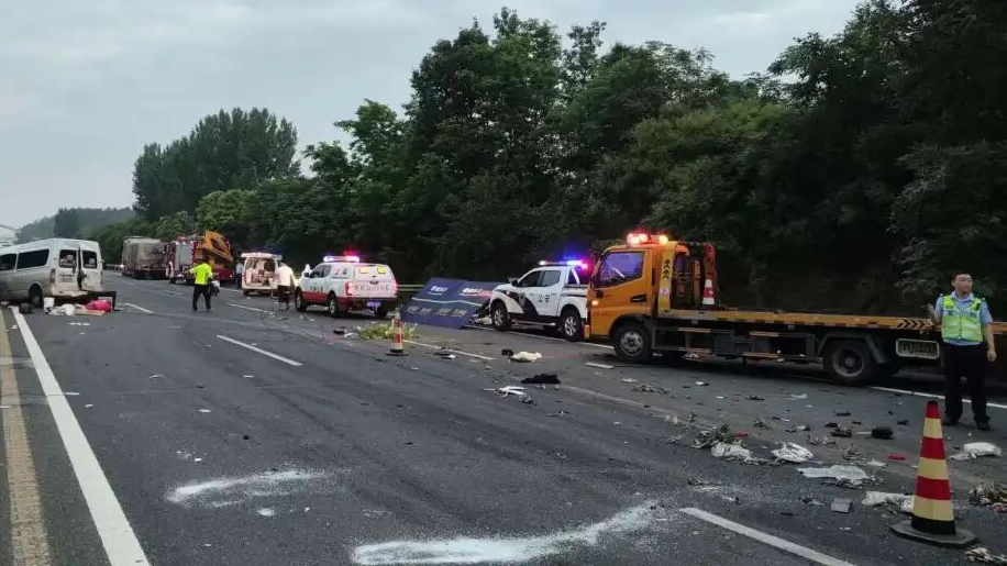 河南高速突发事故致13死3伤！知情人：黑网约车，司机连续驾驶超8小时