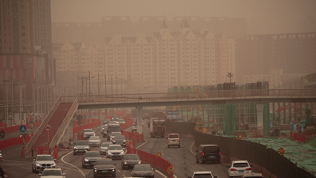 沙尘移速快,北京能见度已开始好转,风力仍强劲 沙尘移速快,北京能见度已开始好转,风力仍强劲