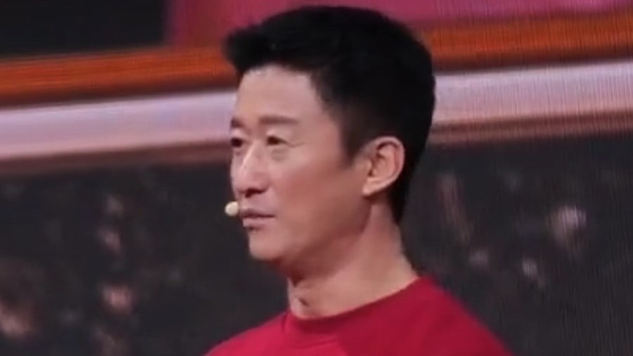 吴京夸谢霆锋 长得帅又能打 导演更成熟 吴京夸谢霆锋 长得帅又能打 导演更成熟