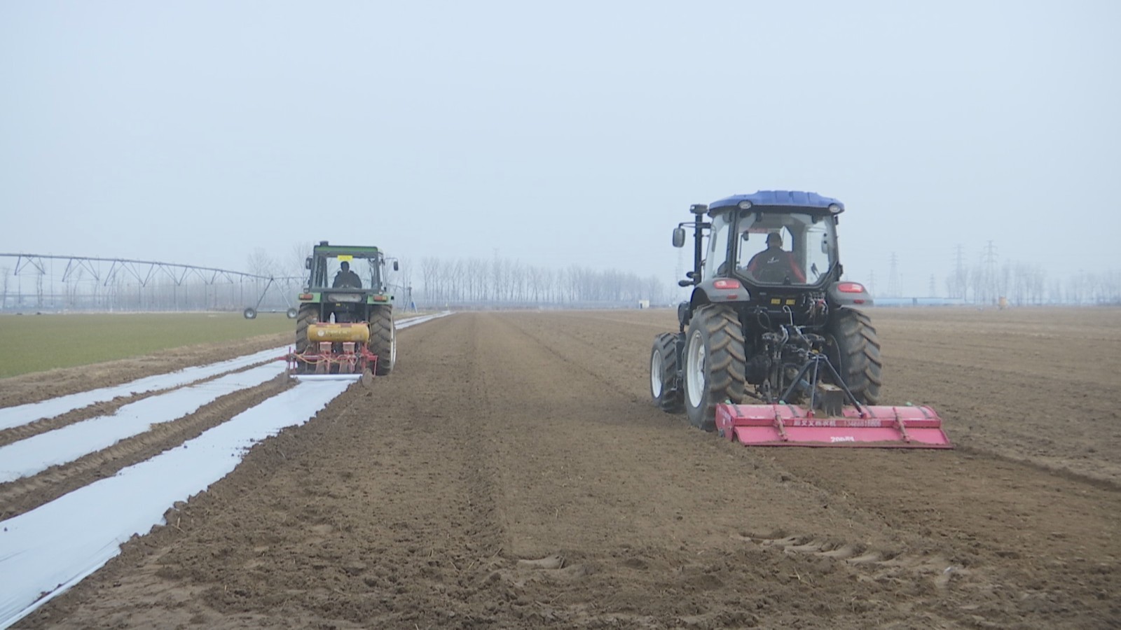 万象“耕”新!北京正式进入“春耕”期 首场大规模播种在密云进行 万象“耕”新!北京正式进入“春耕”期 首场大规模播种在密云进行