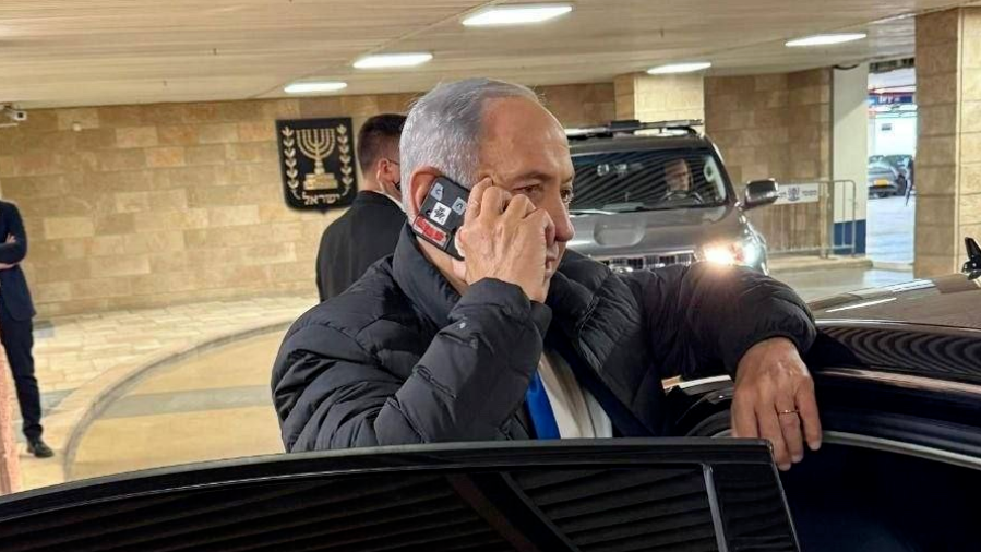 内塔尼亚胡为何用贴纸封住手机摄像头,能起什么作用? 内塔尼亚胡为何用贴纸封住手机摄像头,能起什么作用?