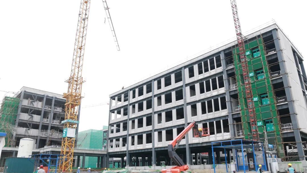 好消息！清华附中房山学校高中部完成主体封顶
