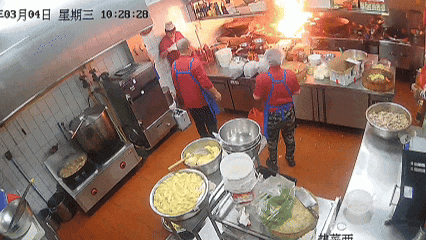 以案为鉴!厨师热油期间玩手机油锅起火,被拘! 以案为鉴!厨师热油期间玩手机油锅起火,被拘!