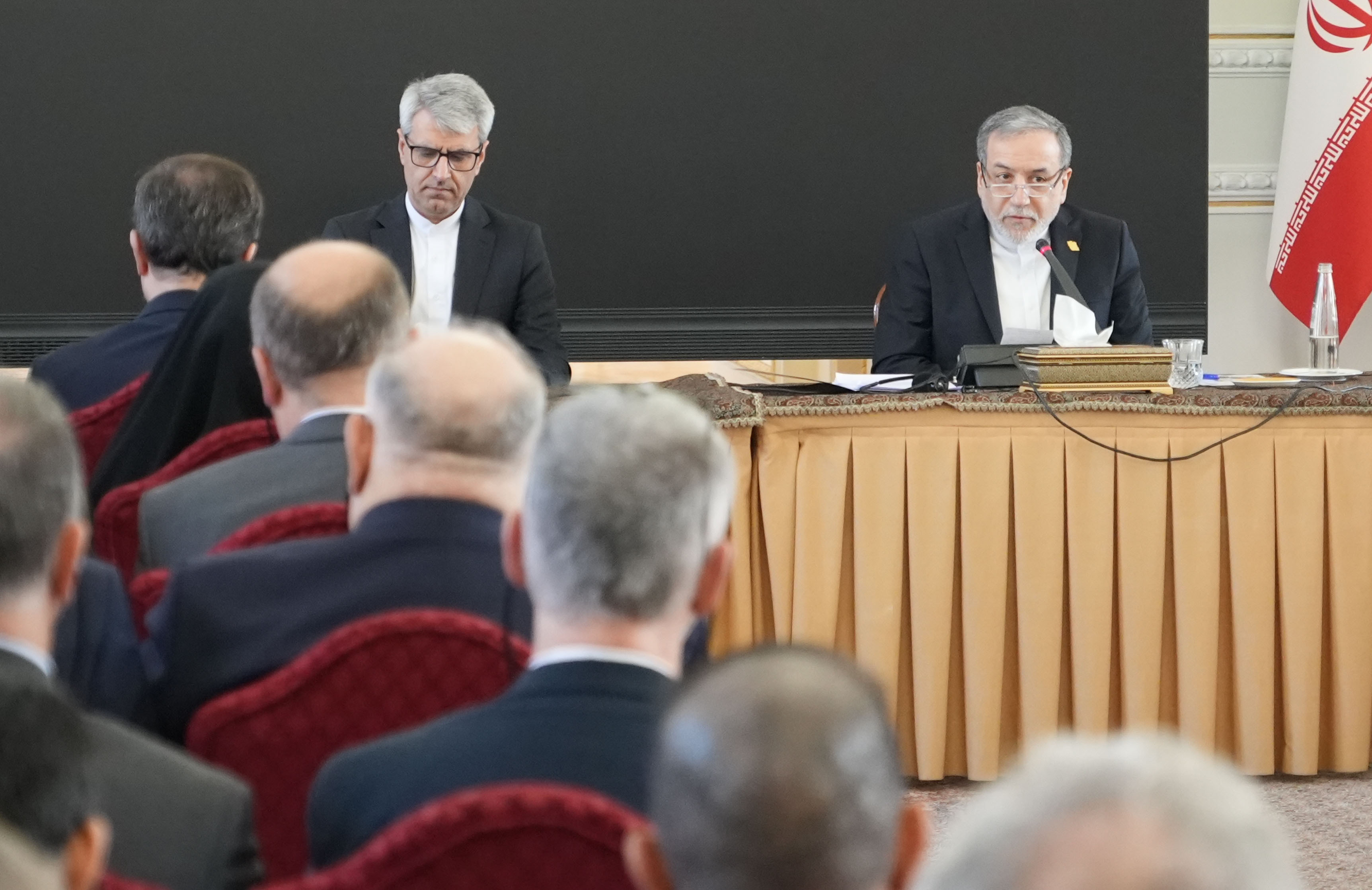 美国会对伊朗动武吗? 美国会对伊朗动武吗?