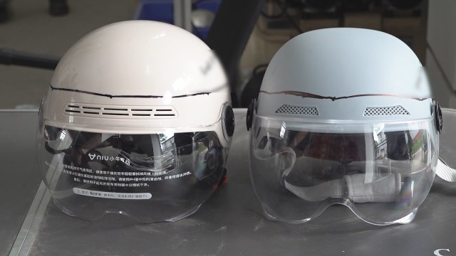 北京骑电动车强制戴头盔新规落地在即 选购安全头盔看准这两点! 北京骑电动车强制戴头盔新规落地在即 选购安全头盔看准这两点!