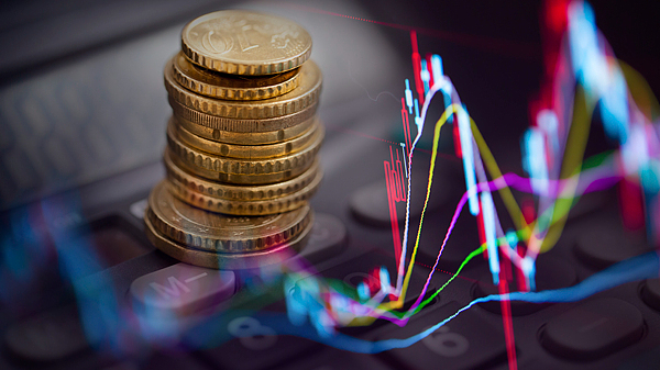 A股成交额降至2万亿以下，缩量回调后何时企稳？