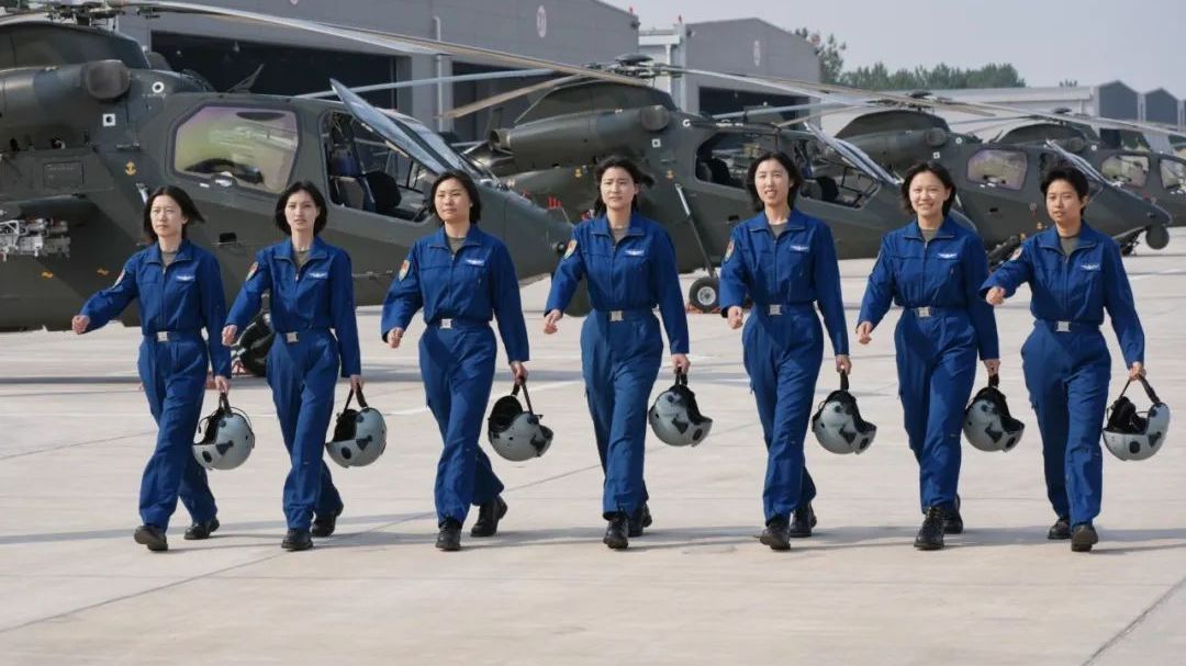 航迹所至梦想开花 陆军新一批女飞行员来了！