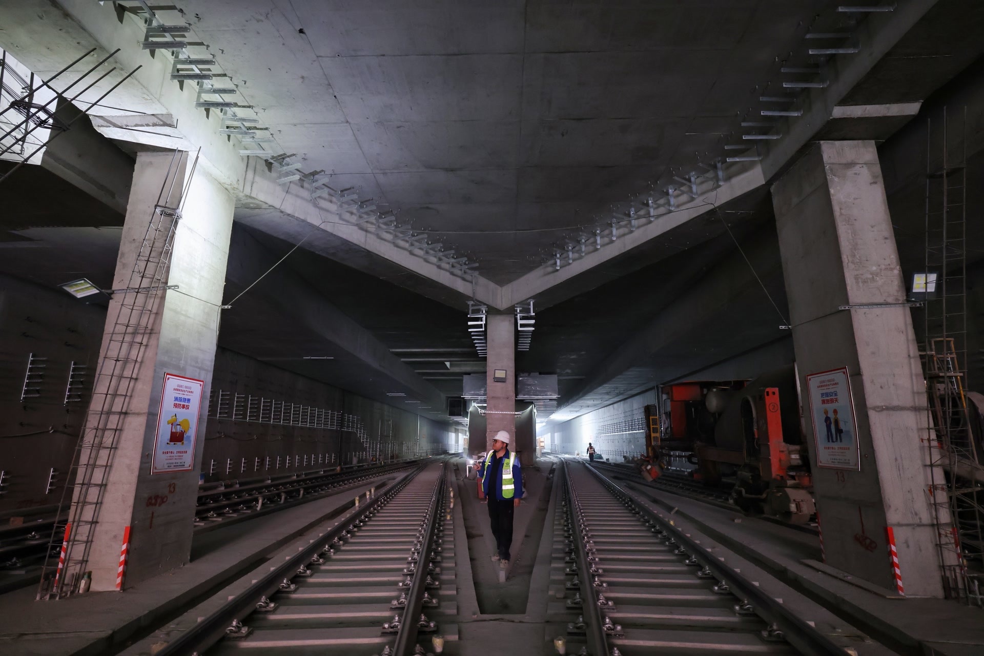 地铁6号线南延计划今年通车，东小营南站铺轨已完成过半_北京时间