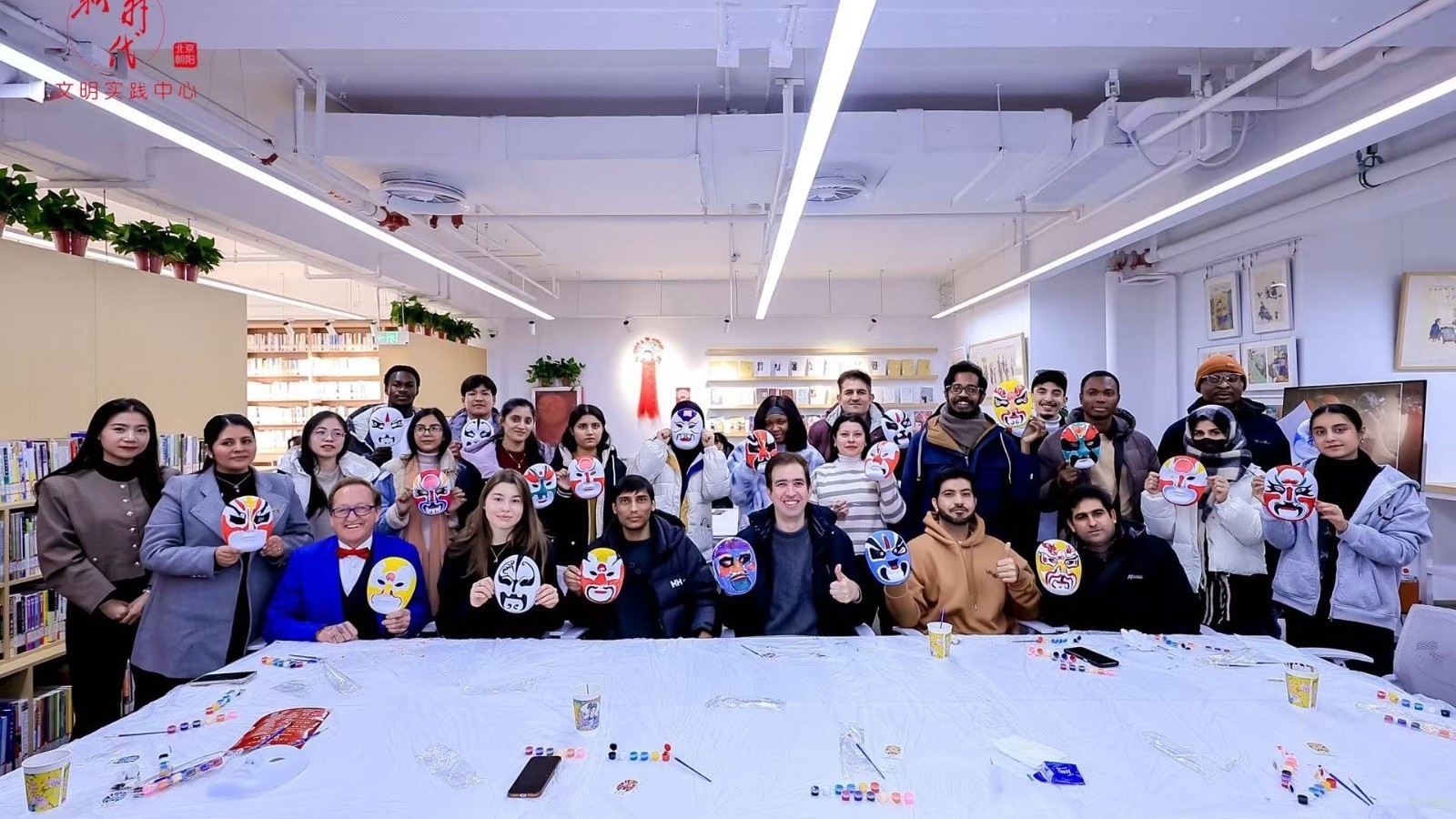 “春暖朝阳 国粹迎新”中外友人沉浸式感受国粹魅力