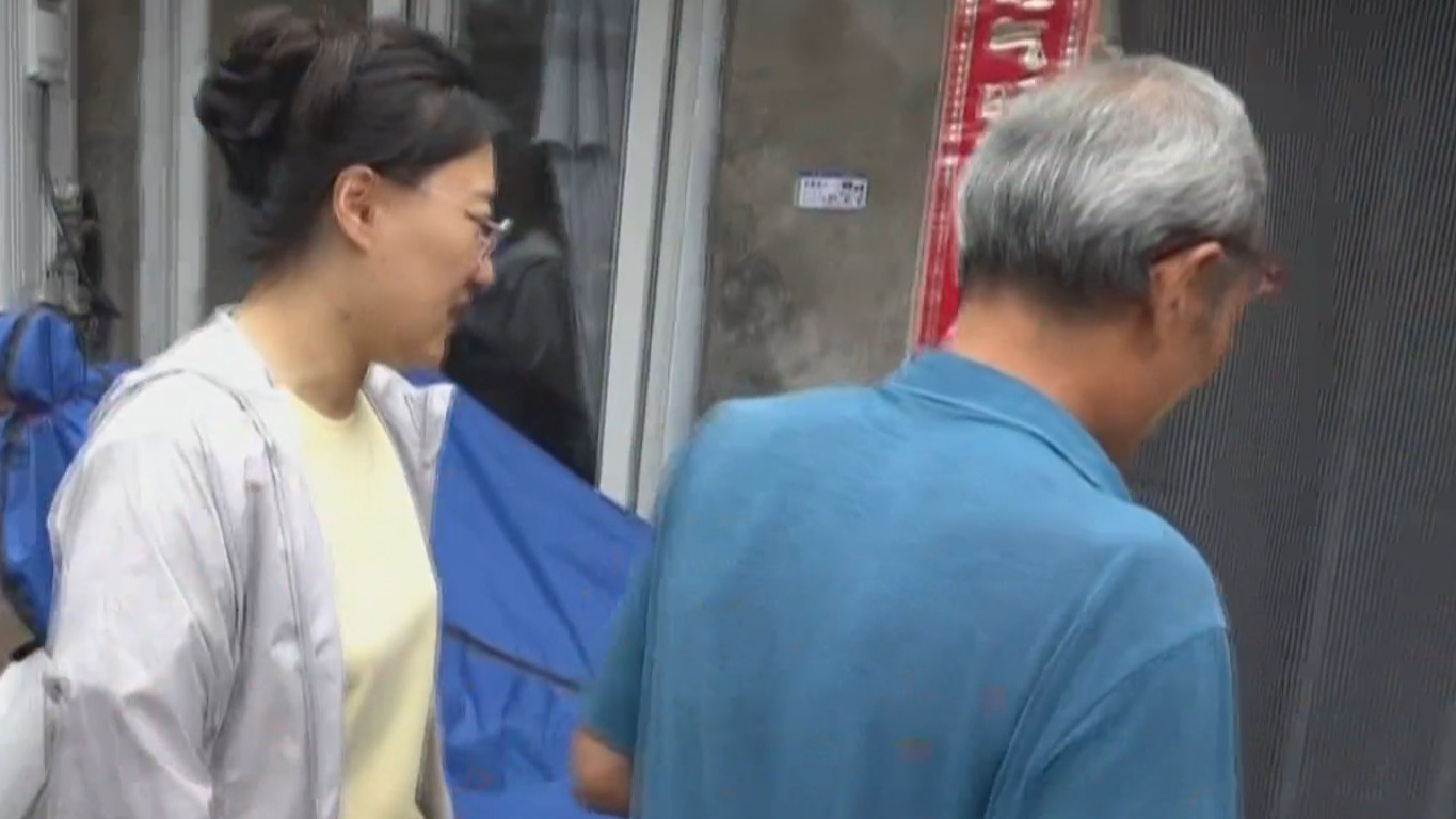 风雨最前线丨石景山区部分平房区居民转移疏散