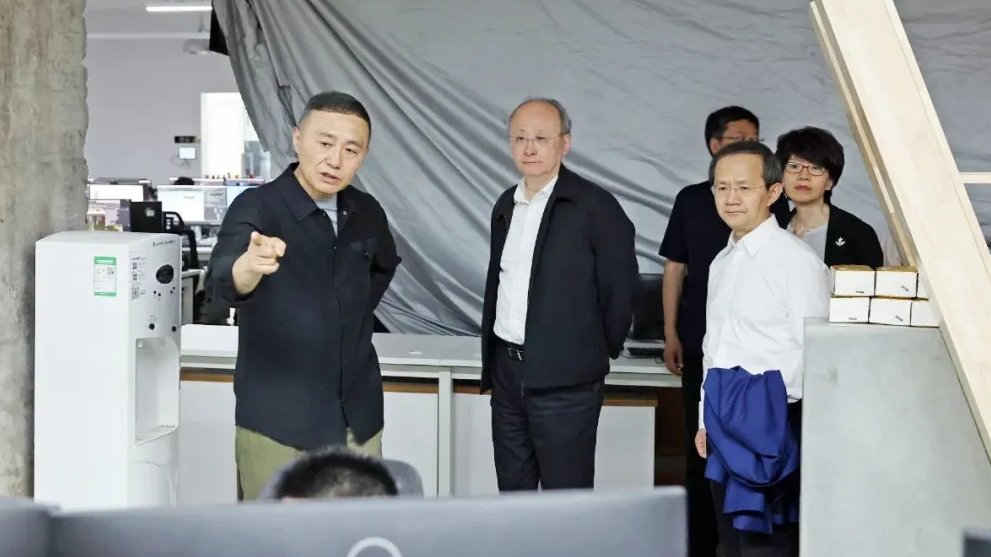尹力、殷勇调研走访文化企业，与文化产业园区负责人深入座谈