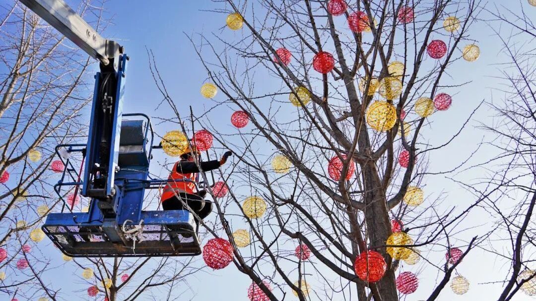 北京房山:藤球灯挂起来,年味儿就来了 北京房山:藤球灯挂起来,年味儿就来了