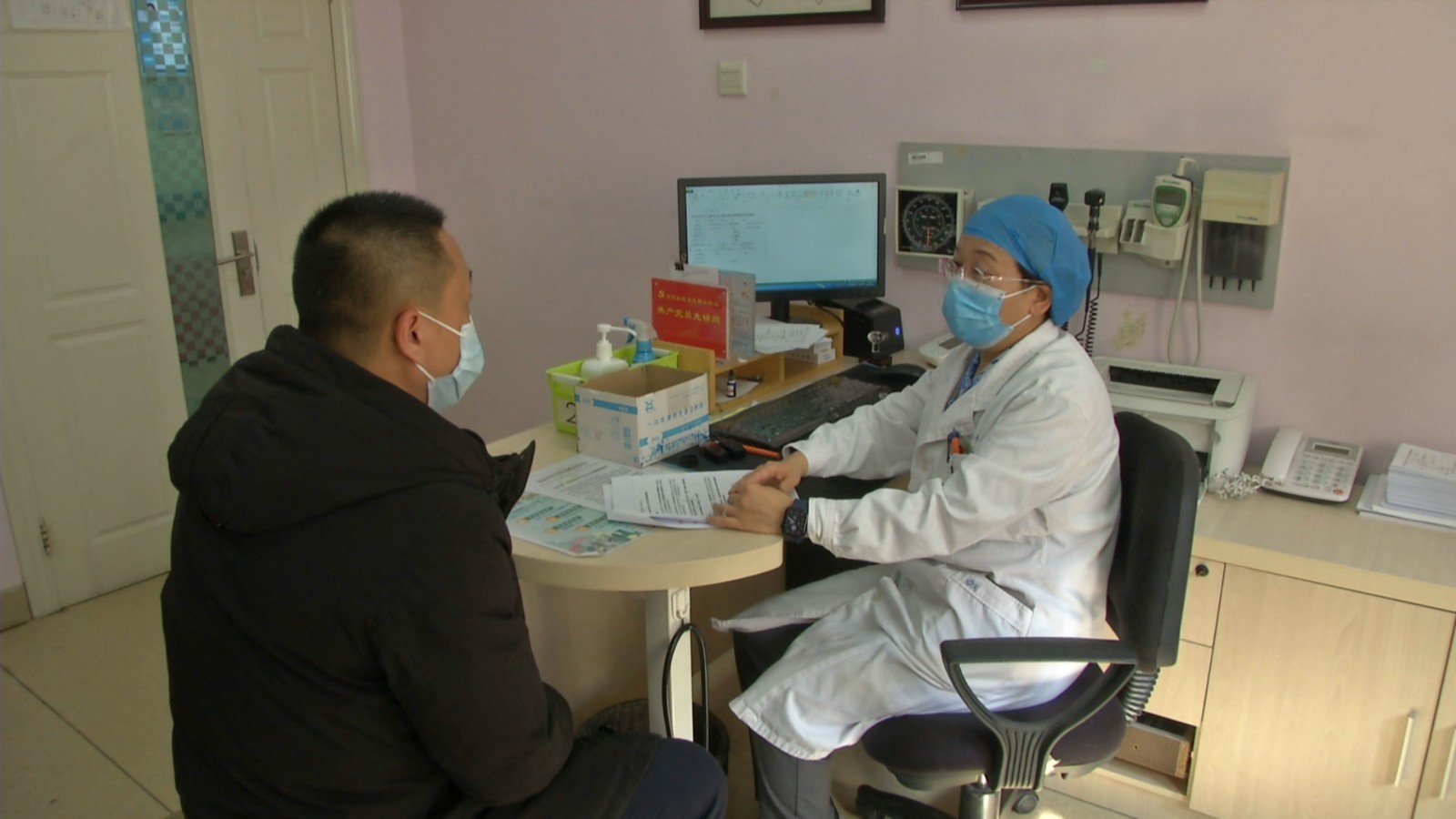 老年人多病共患 气温骤降需联防联控预防并发症 老年人多病共患 气温骤降需联防联控预防并发症