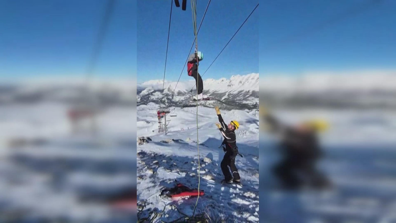 法国一滑雪胜地缆车发生故障 法国一滑雪胜地缆车发生故障