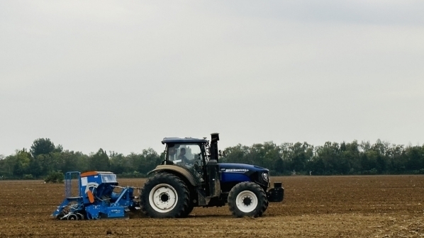 秋收秋种正当时,科技护航昌平好“丰”光 秋收秋种正当时,科技护航昌平好“丰”光