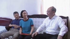 市领导“七一”看望慰问基层党员 尹力殷勇刘伟分别参加