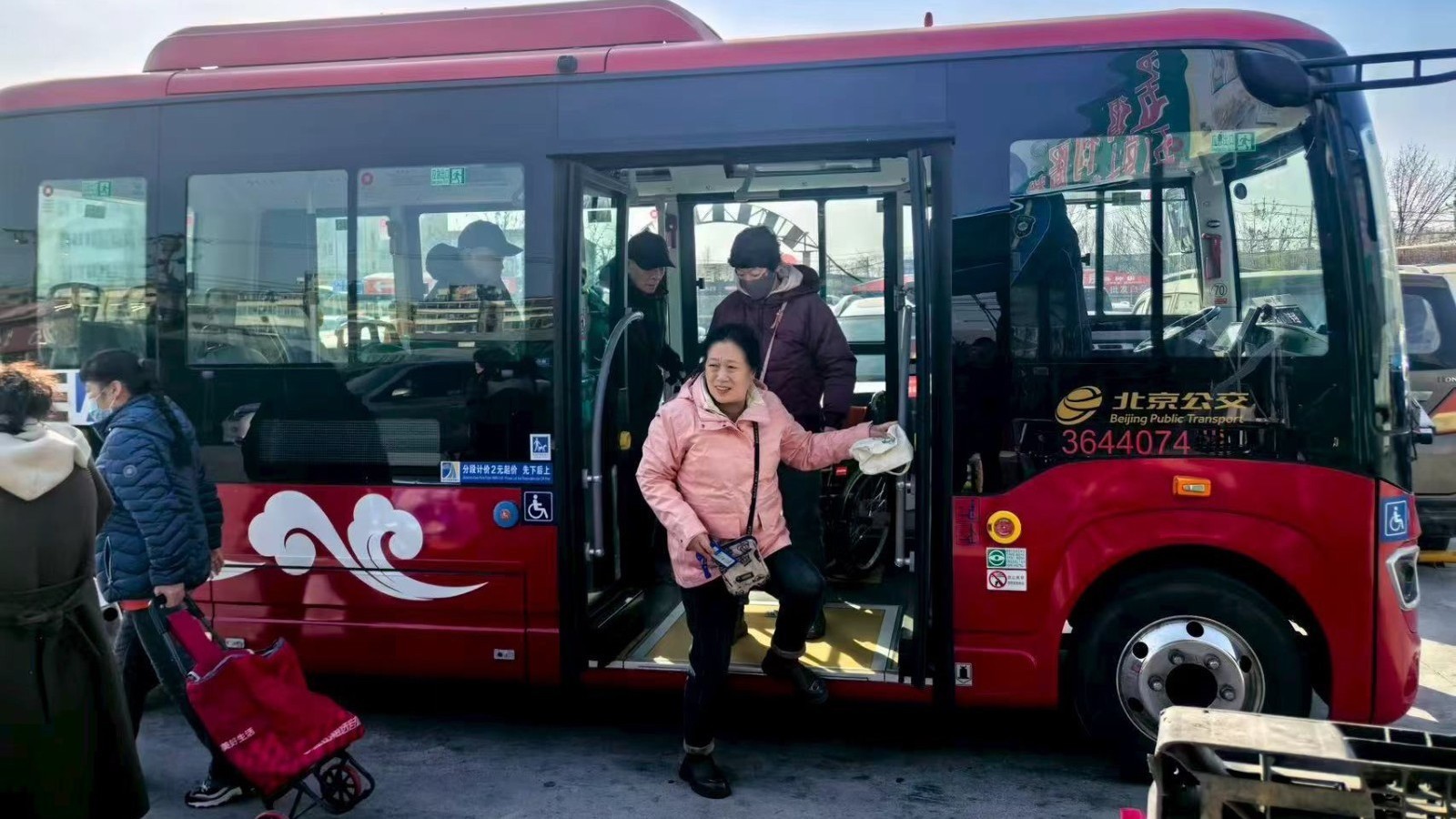 通勤购物有需求 便民线路暖人心 通勤购物有需求 便民线路暖人心