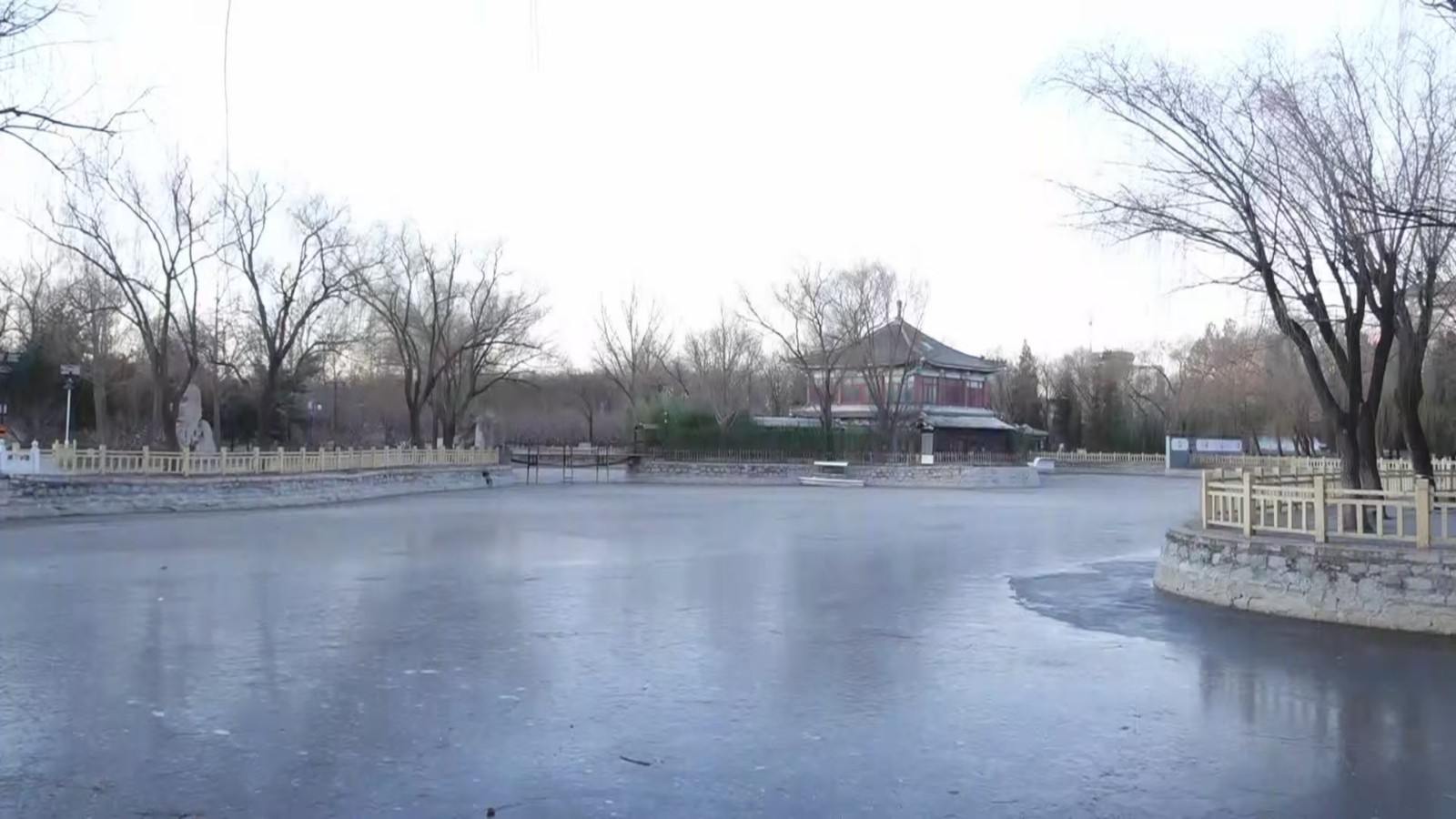 今天白天晴转多云 最高气温4℃ 夜间山区有弱降雪