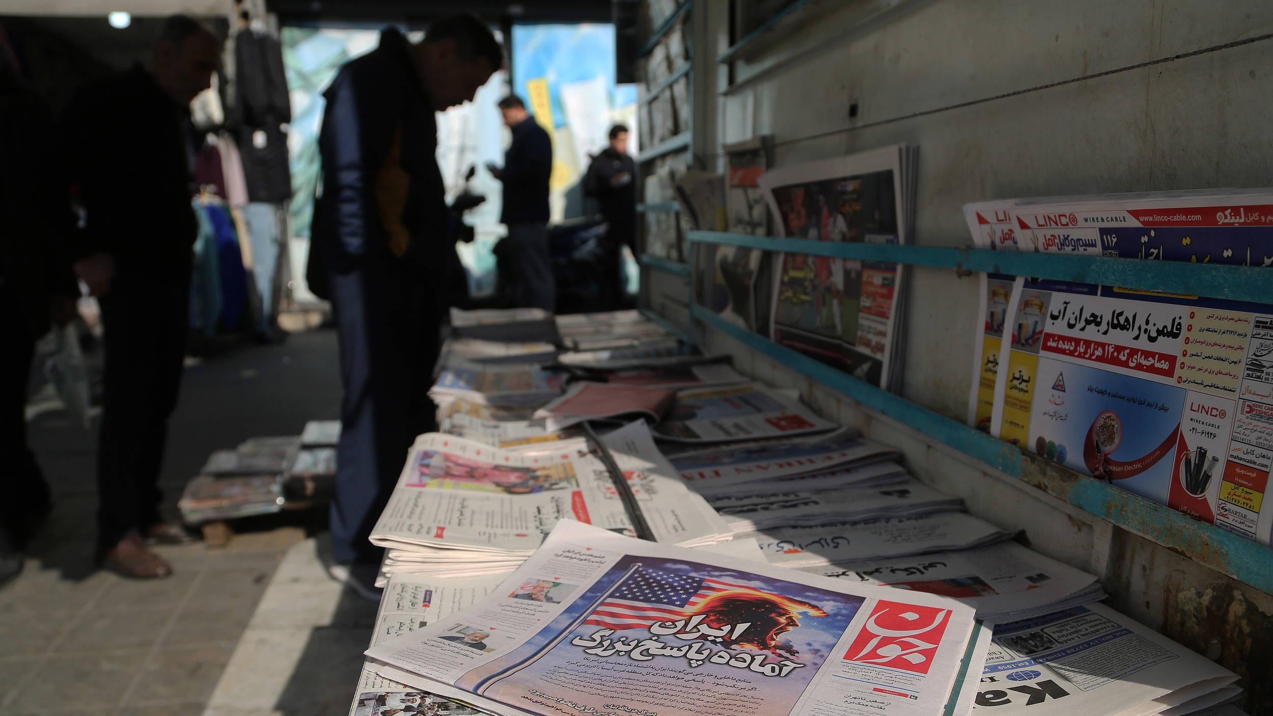 美伊对峙升级 伊朗宣布将在霍尔木兹海峡实弹军演