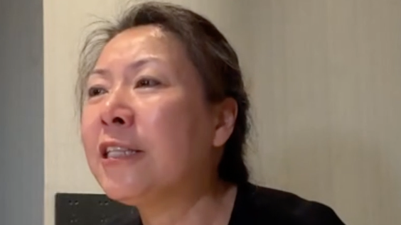 成都女子在家门口被邻居捅十几刀身亡