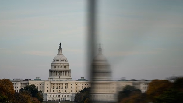 美国参议院继续就政府“停摆”谈判