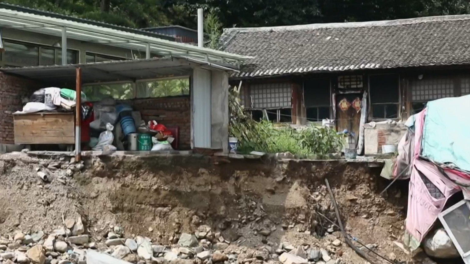 义无反顾向险而行 记者重走尹春燕逆行之路