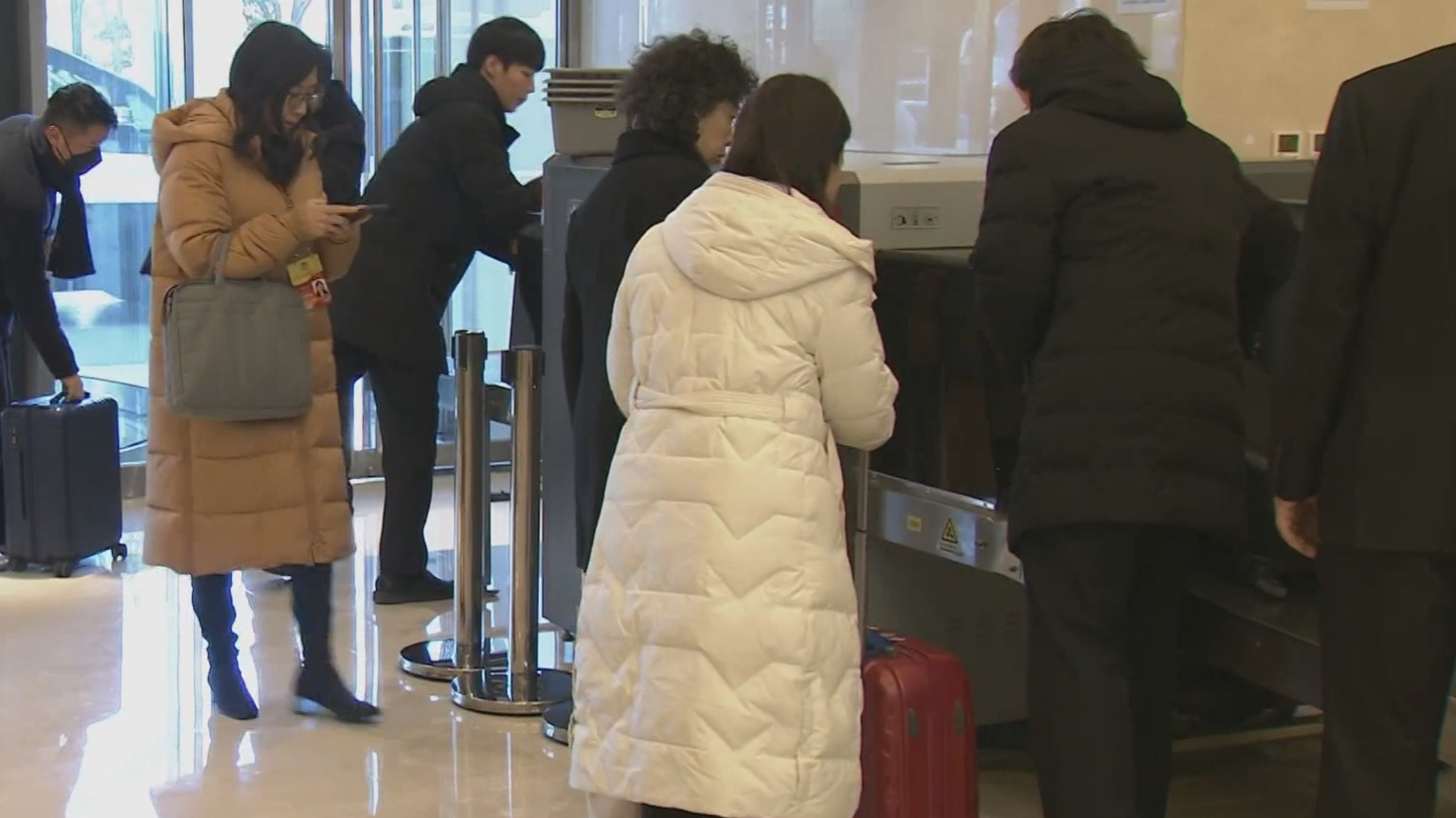 肩负重托 共谋发展 700余名市政协委员1月12日下午陆续报到