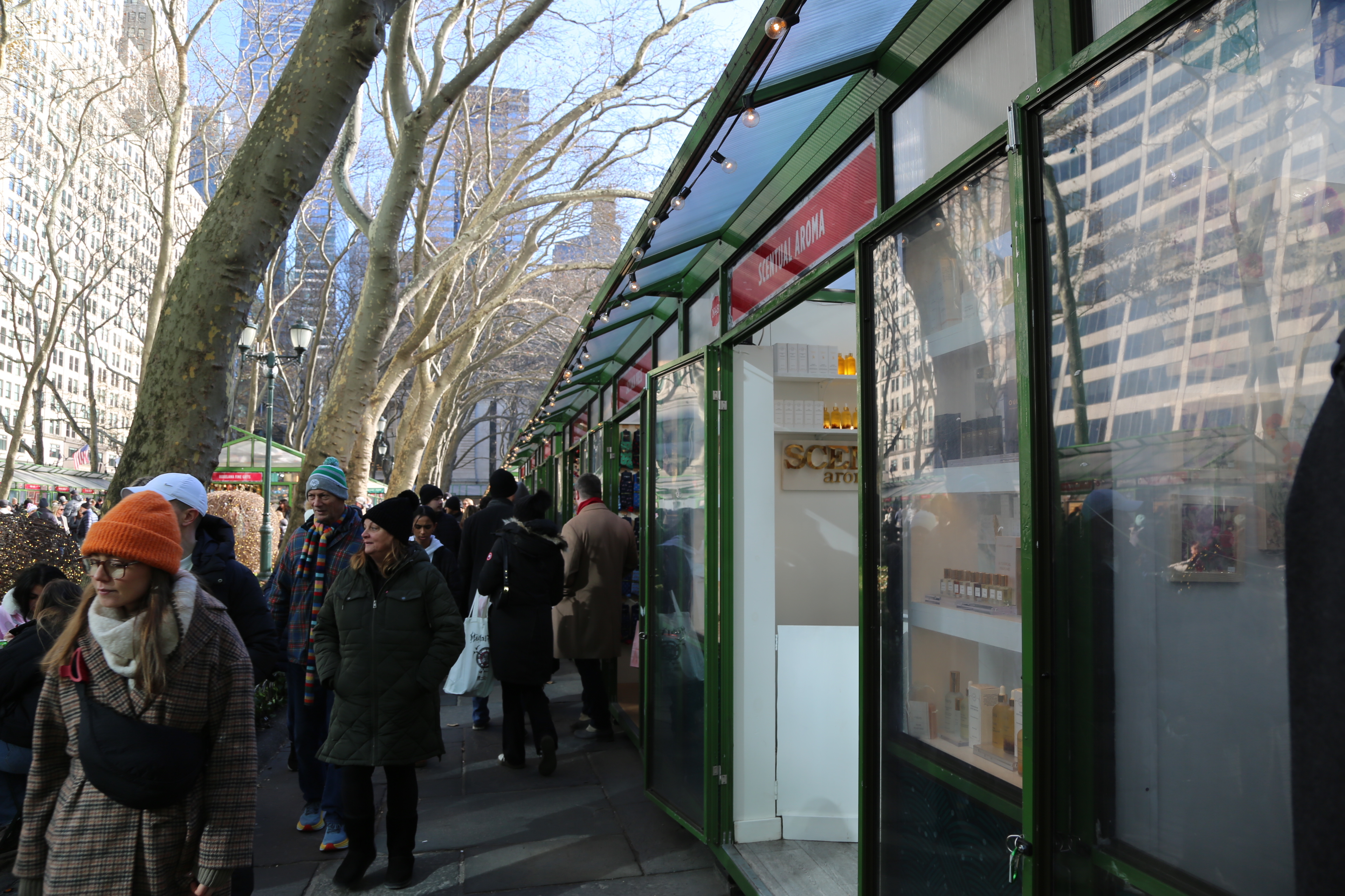 担忧物价和经济前景 更多美国人走进二手商店 担忧物价和经济前景 更多美国人走进二手商店