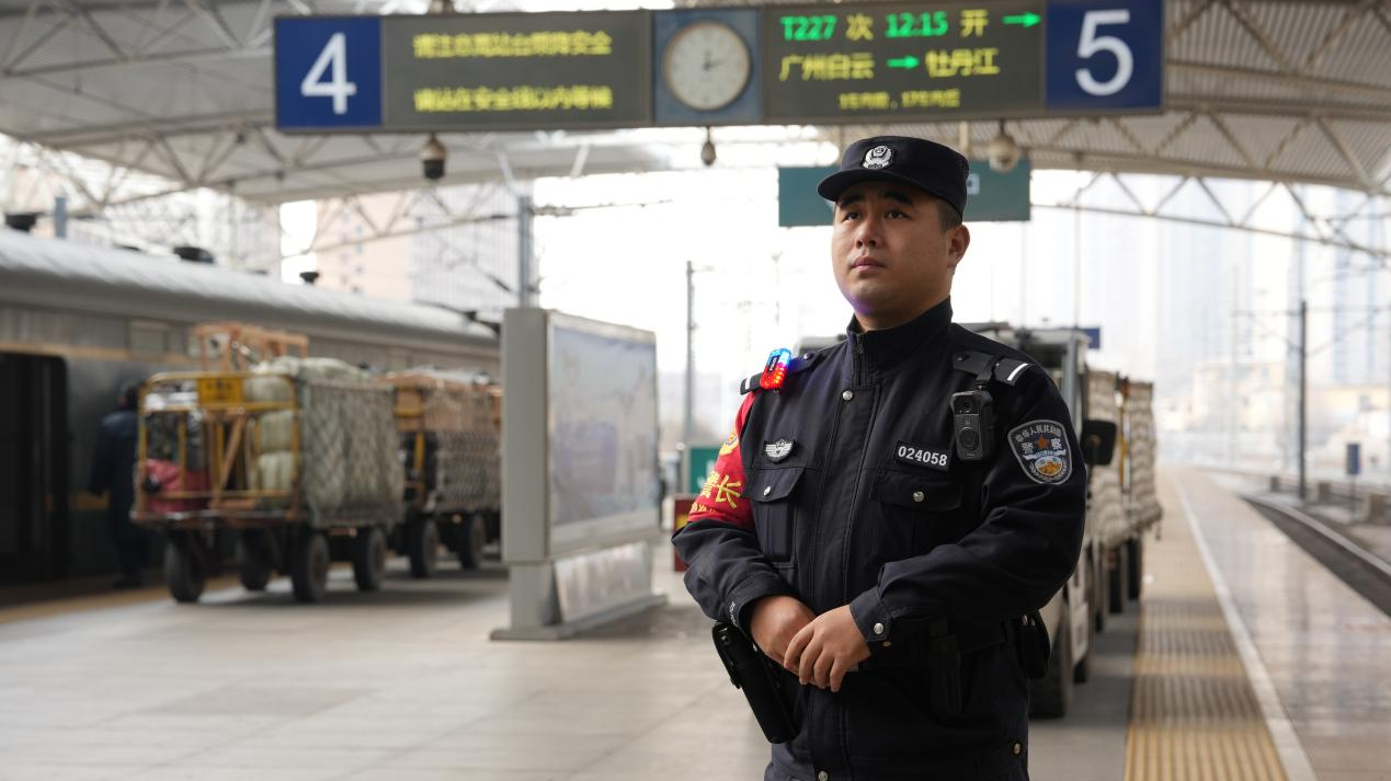 青春在万里铁道线上闪耀 ——记牡丹江铁路公安乘警支队青年民警段力文