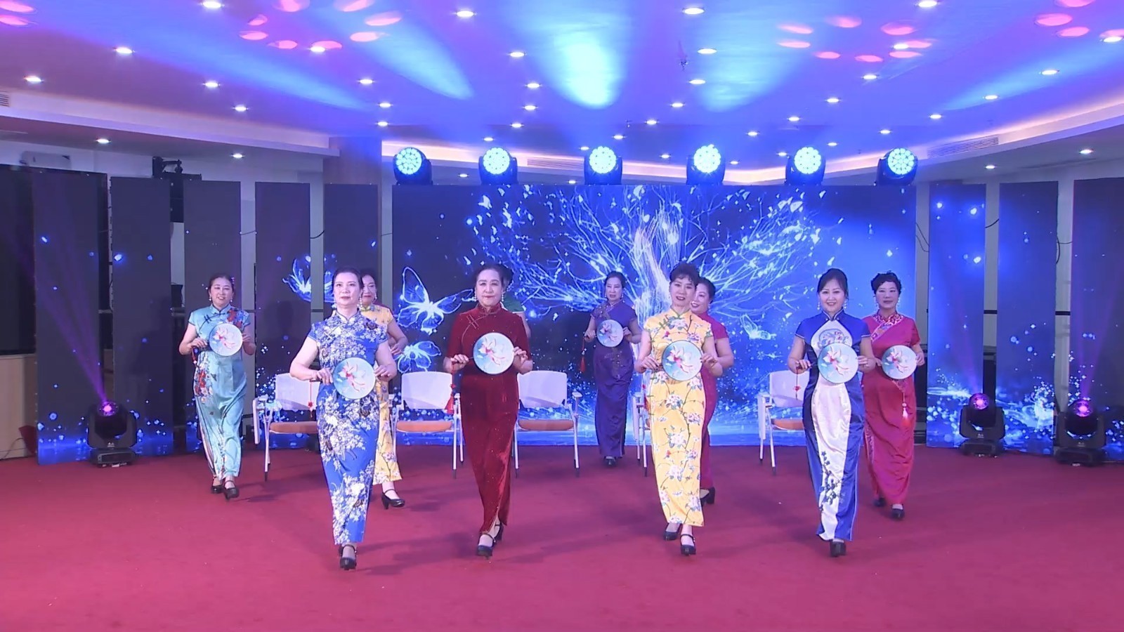 退休不褪色 我要上春晚——《秋水伊人》_北京时间