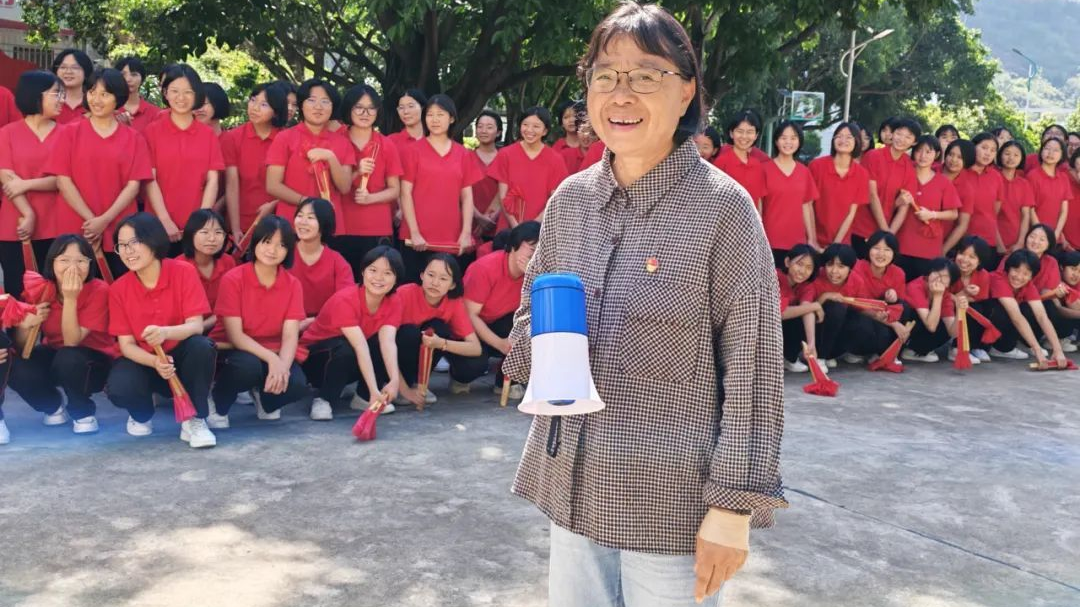 高考结束后，张桂梅写下一封给毕业生的信，一起来听