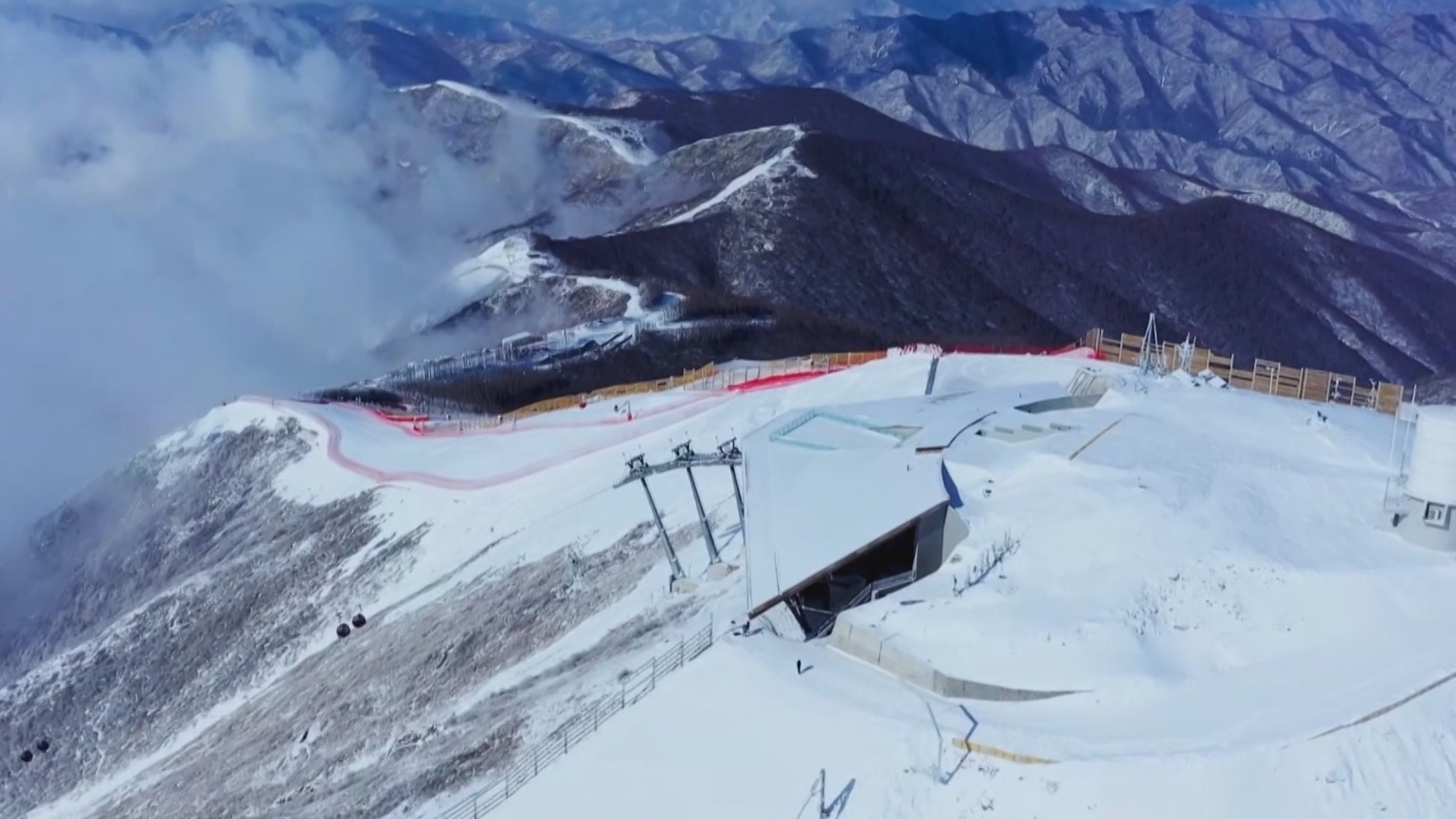 新春走基层：高山雪道的守护者