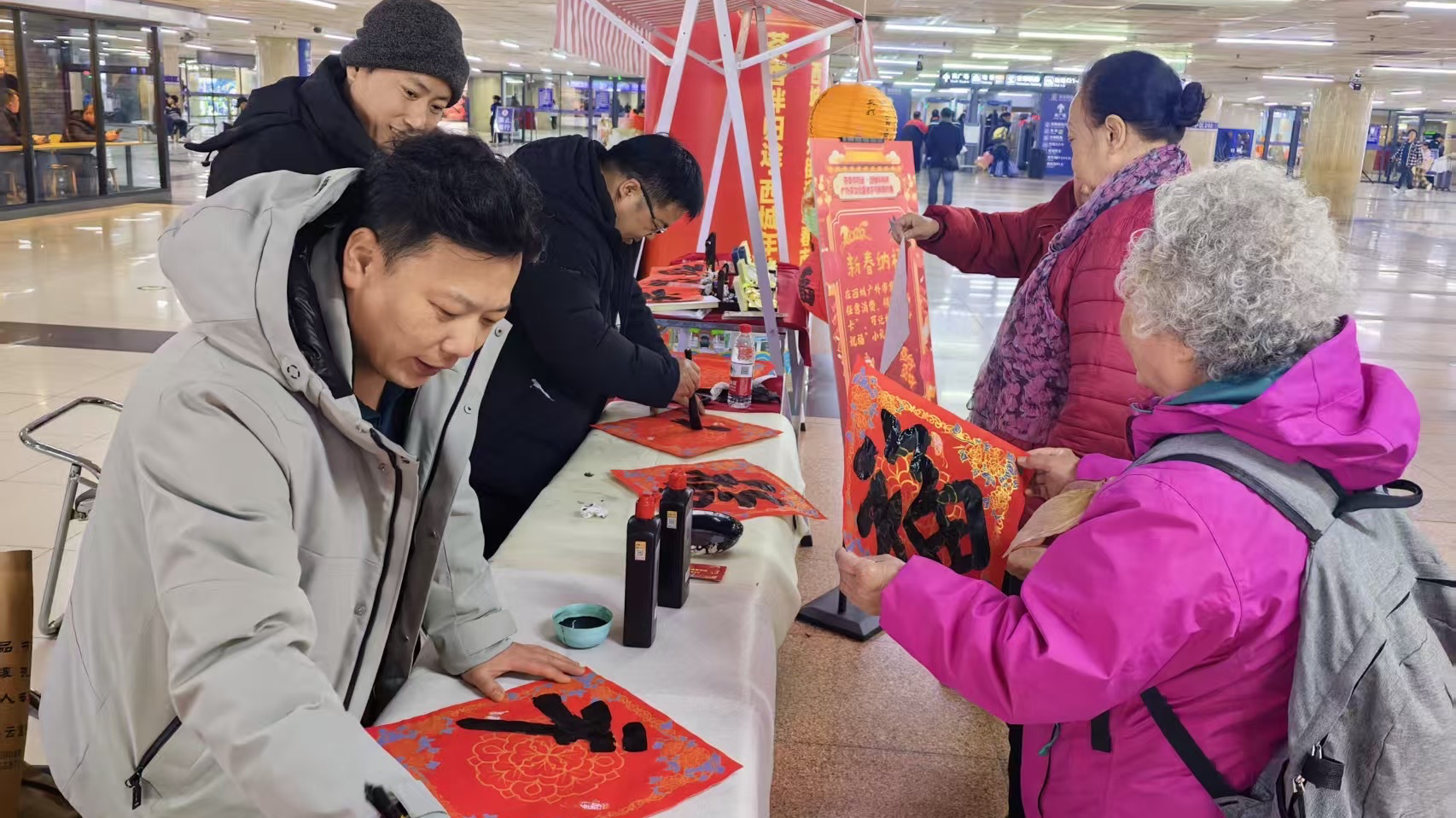 “西西市集”开摊,京味好货开启站点直达 “西西市集”开摊,京味好货开启站点直达