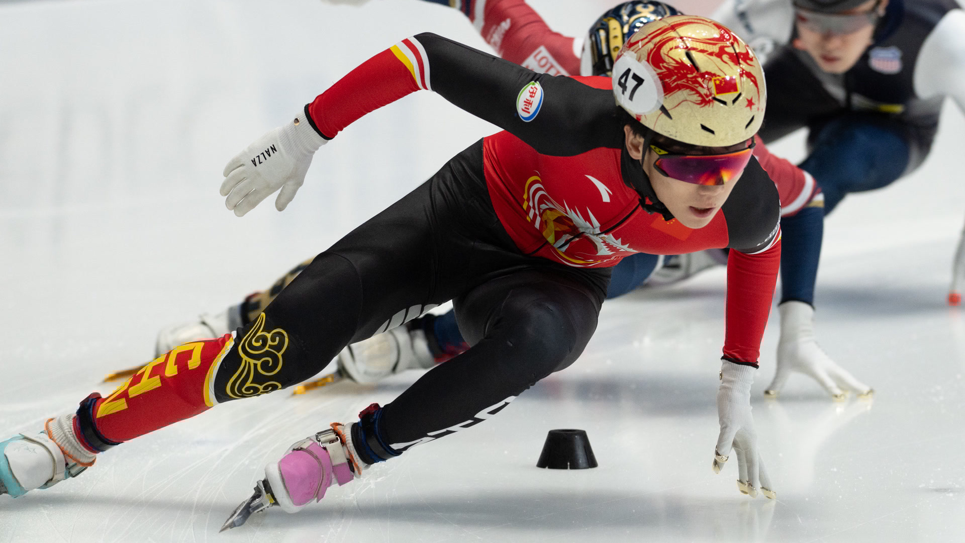 中国短道队世锦赛首日表现出色 19岁小将发挥完美 中国短道队世锦赛首日表现出色 19岁小将发挥完美