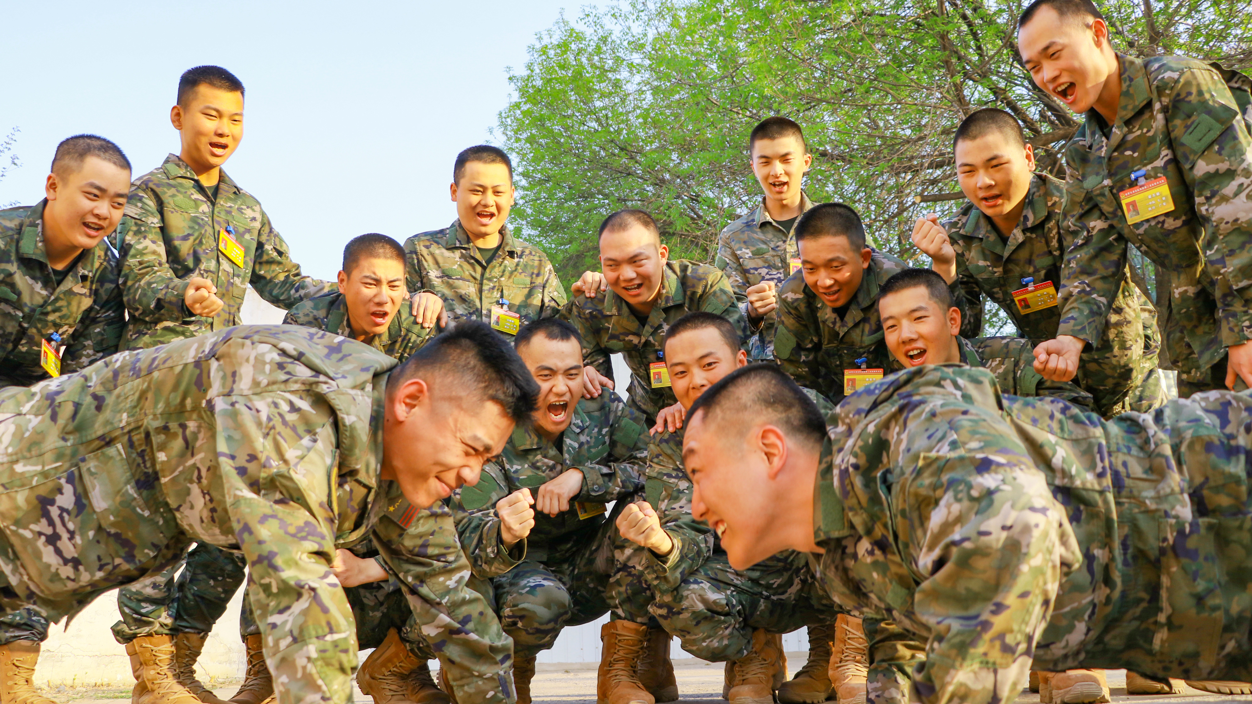 趣味体能训练,激发新兵新动力 趣味体能训练,激发新兵新动力