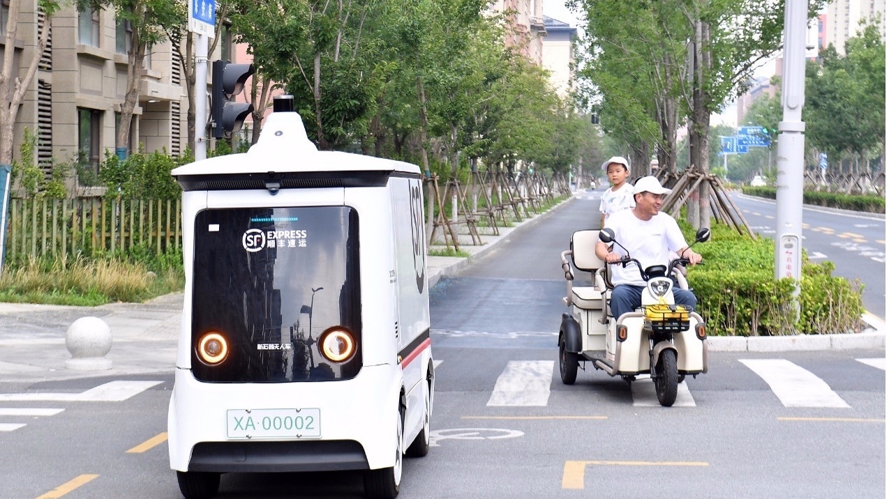 今年我国快递业务量已突破1000亿件