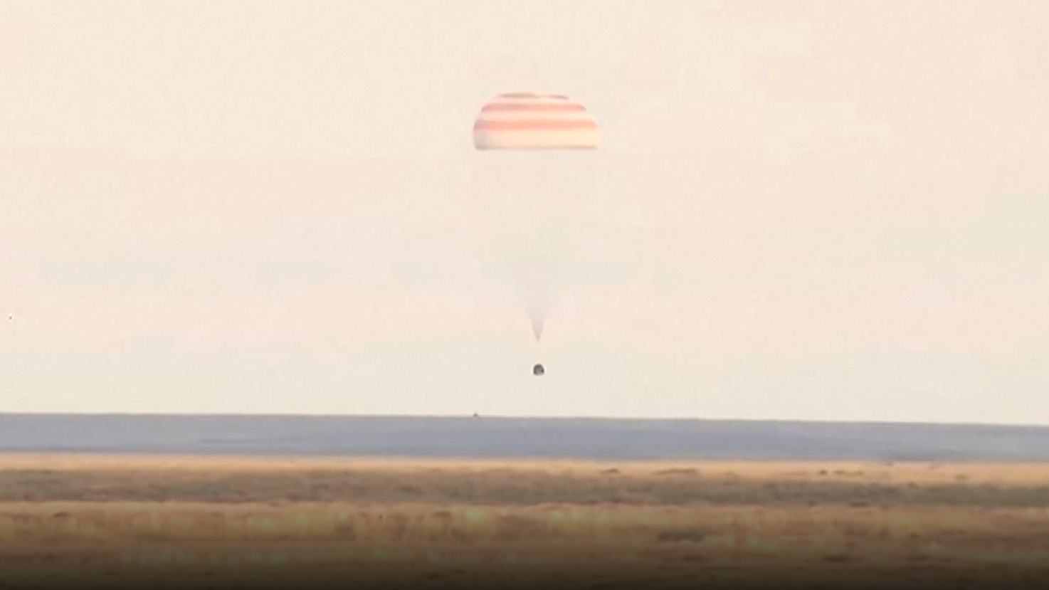 安全着陆!俄飞船载3名宇航员返回地球 安全着陆!俄飞船载3名宇航员返回地球