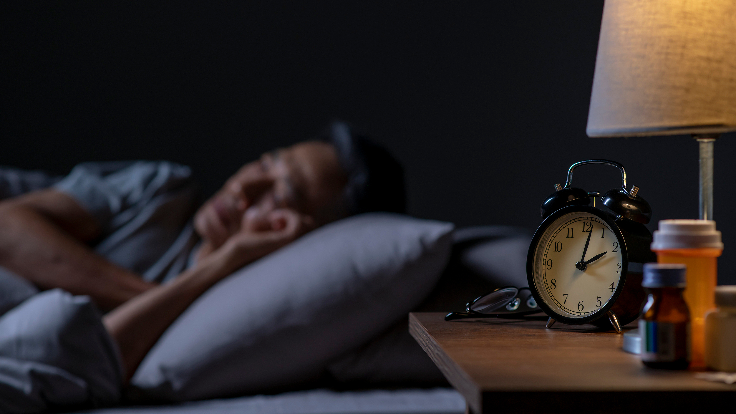 左侧卧睡姿会压到心脏? 左侧卧睡姿会压到心脏?