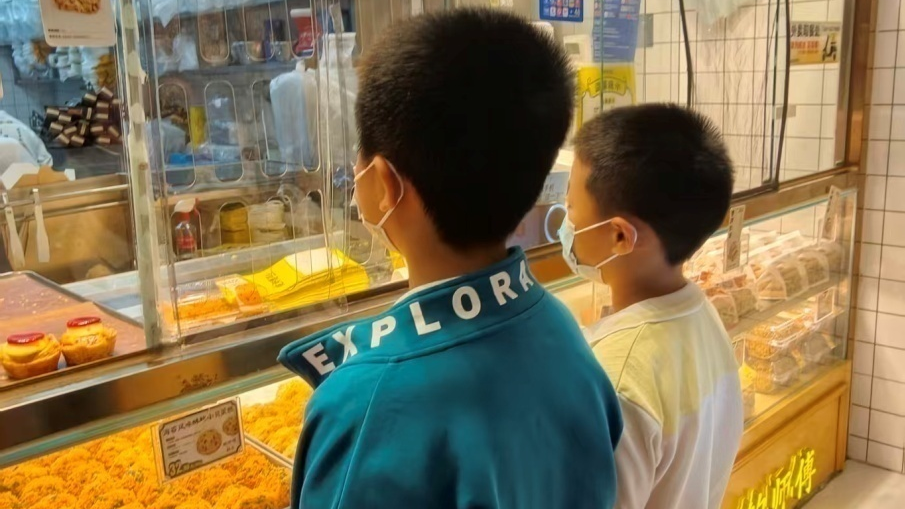 网红食品为何出圈？顾客为何来买“超长蛋挞”？