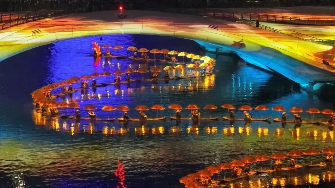 今晚“金龙巡游”压轴场推迟20分钟!请相互转告 今晚“金龙巡游”压轴场推迟20分钟!请相互转告
